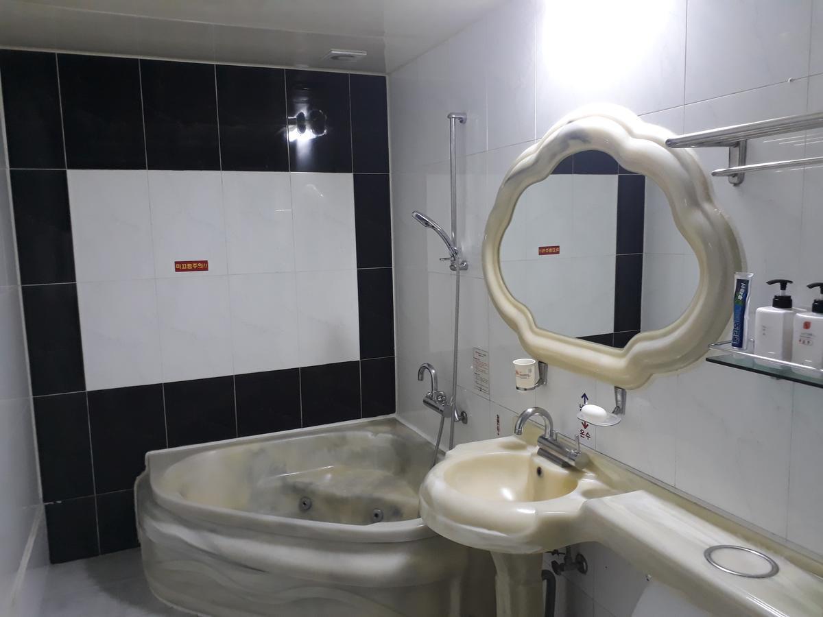 Diamond Motel Сачхон Екстер'єр фото